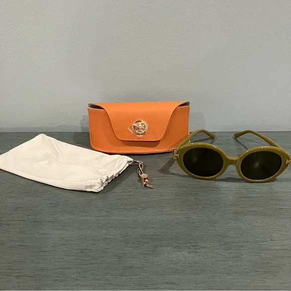 Chic Tory Burch Green Sunglasses with Orange Case - Picture 4 of 11